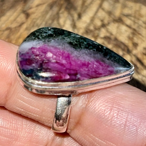 “Stone of Courage & Strength” Ruby Zoisite Ring Size 7 1/2 - Picture 14 of 16